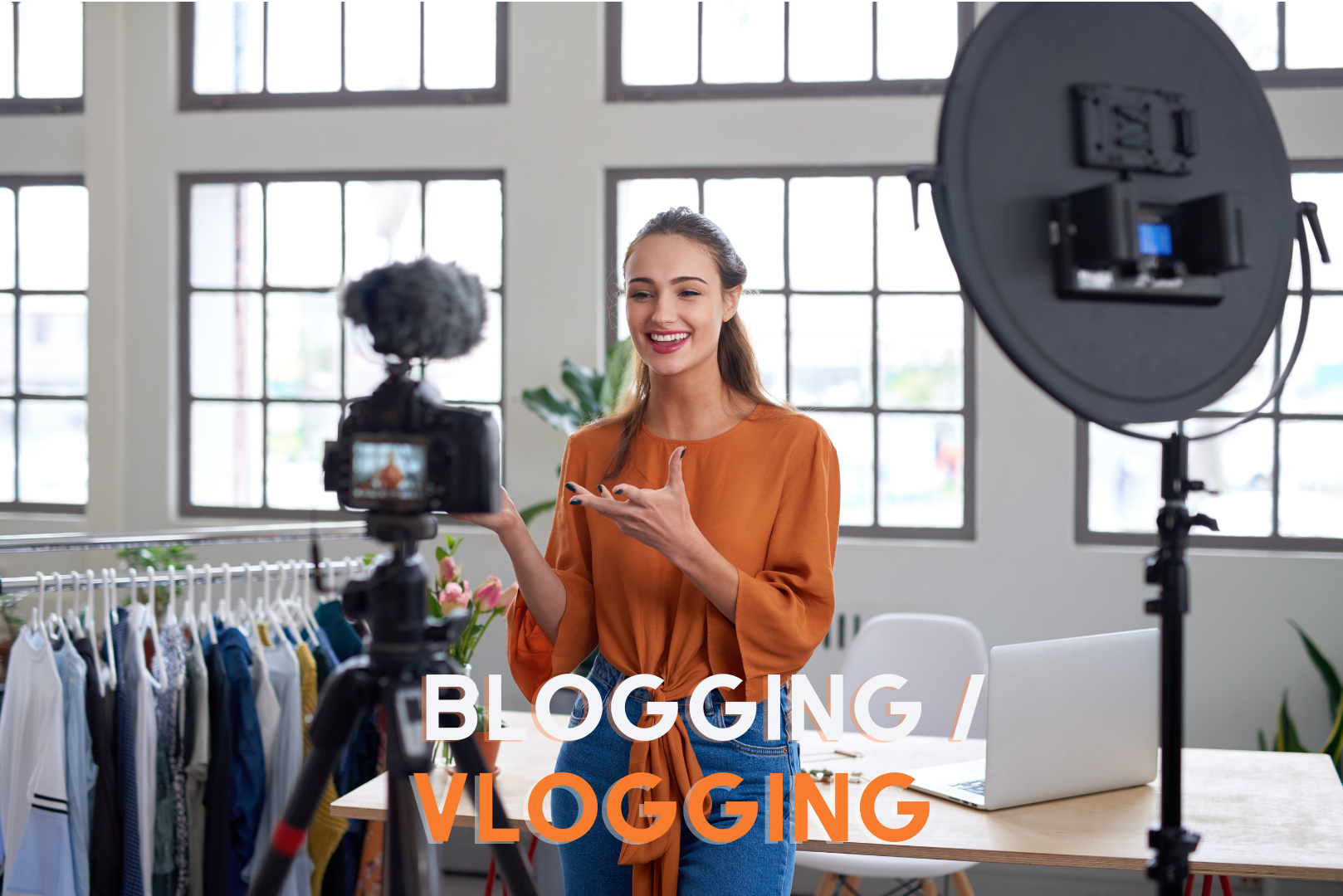 Blogging / Vlogging